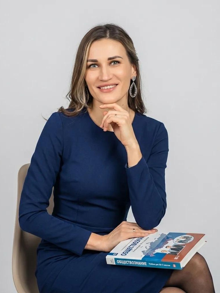 Соловей Елена Викторовна.